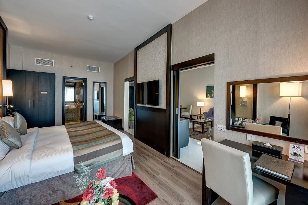 Grandeur Hotel - photo 10