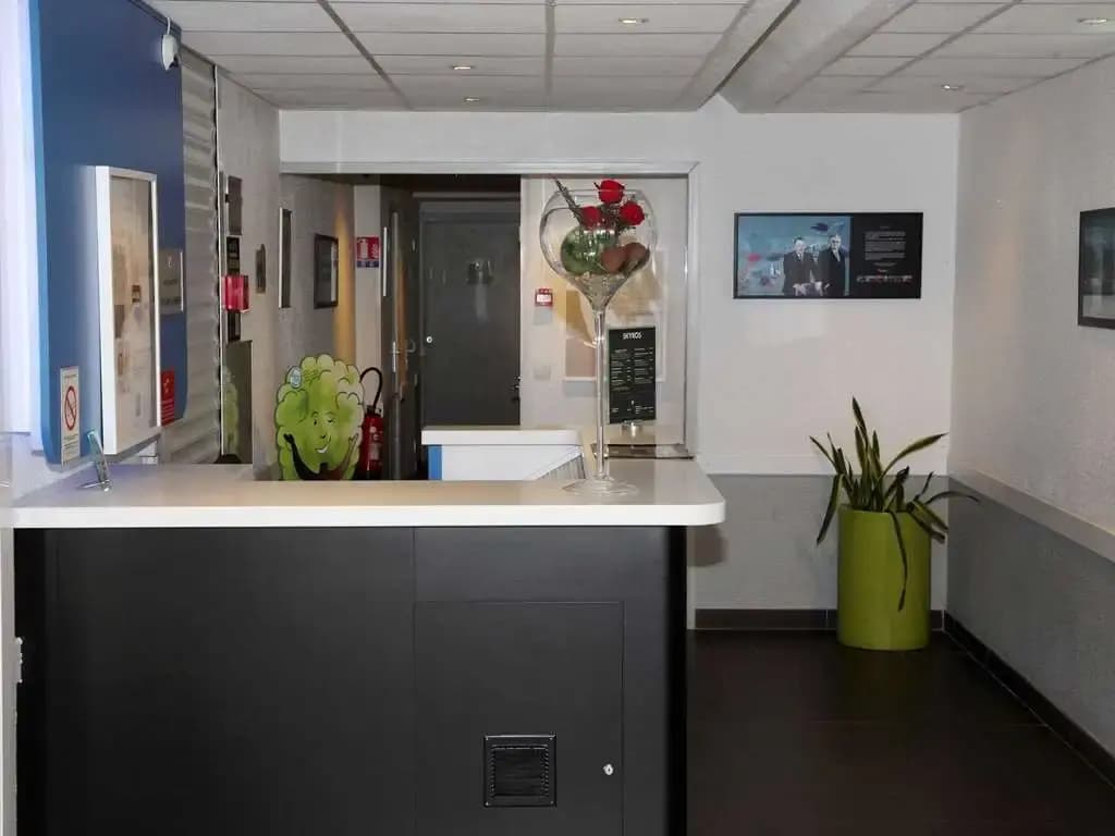 Ibis budget Nice Palais Nikaa - photo 14