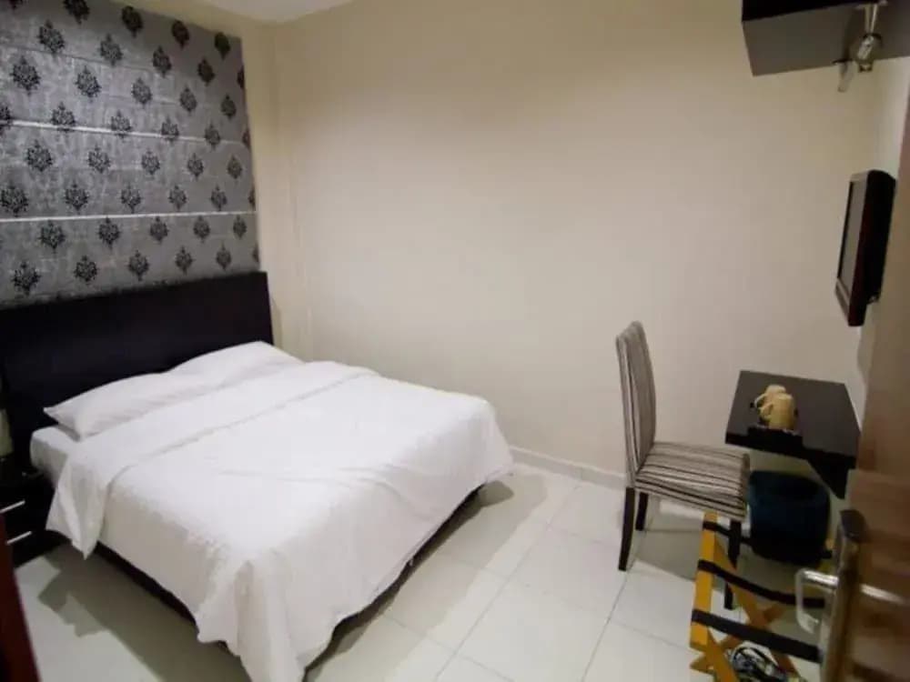 Melody Inn Hotel - photo 1
