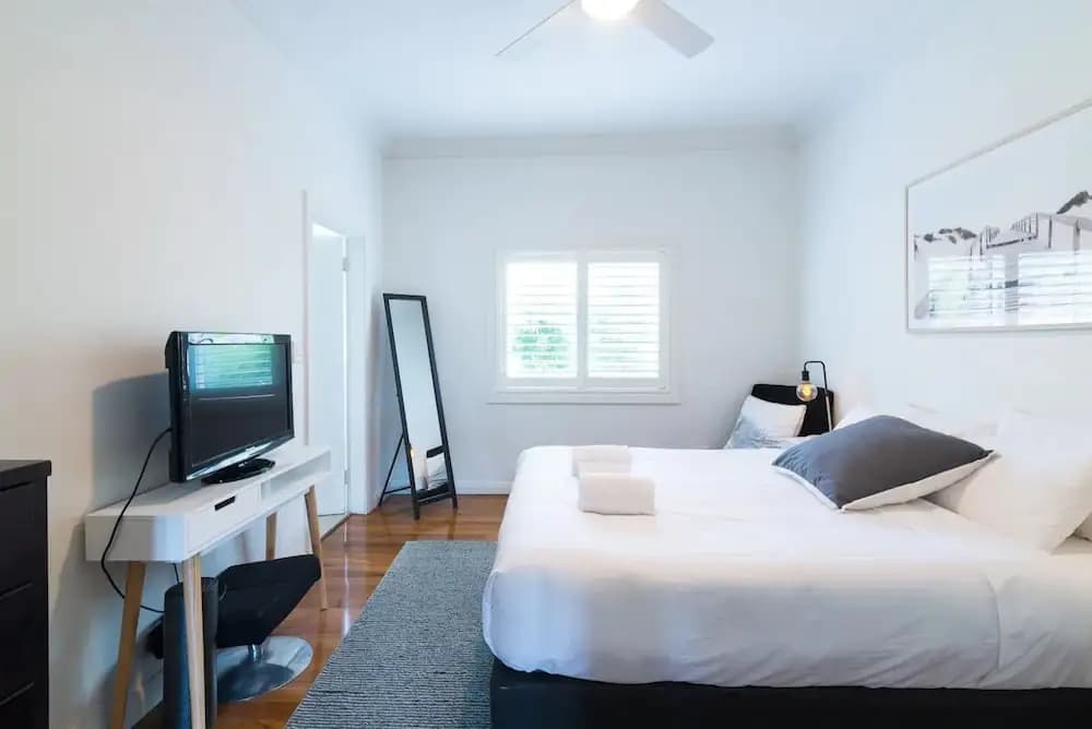Sleek Contemporary Bondi Beachside Apartment - photo 5