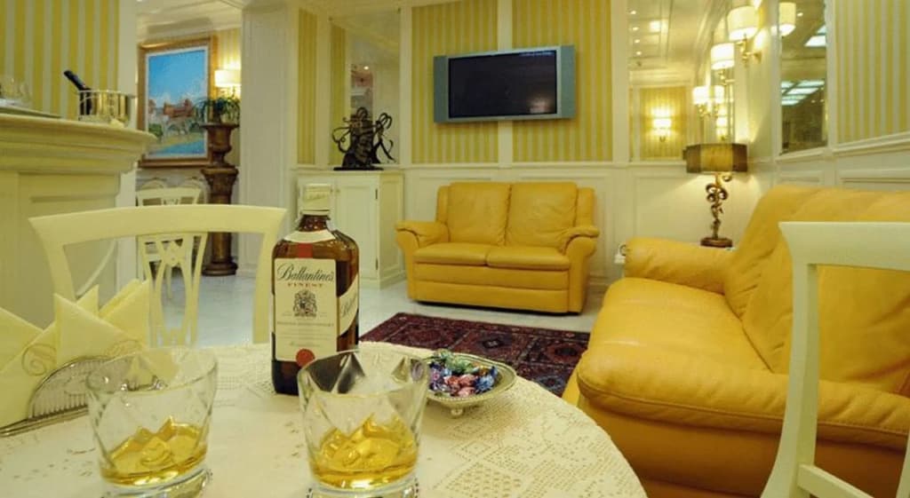 Daniel's Hotel - photo 12