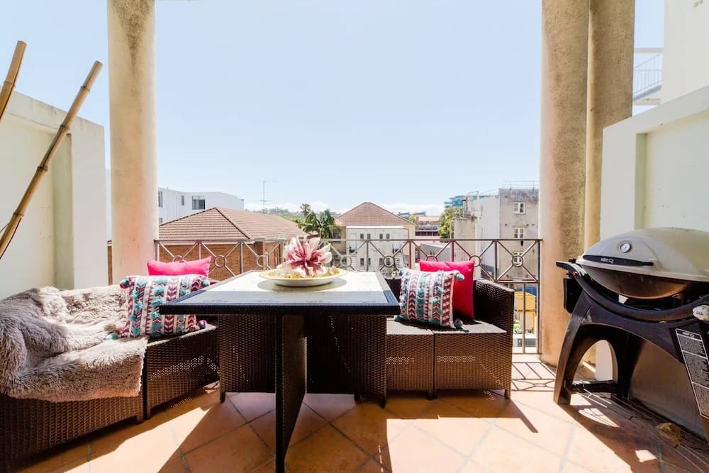 Bondi Beachfront Stay - photo 9
