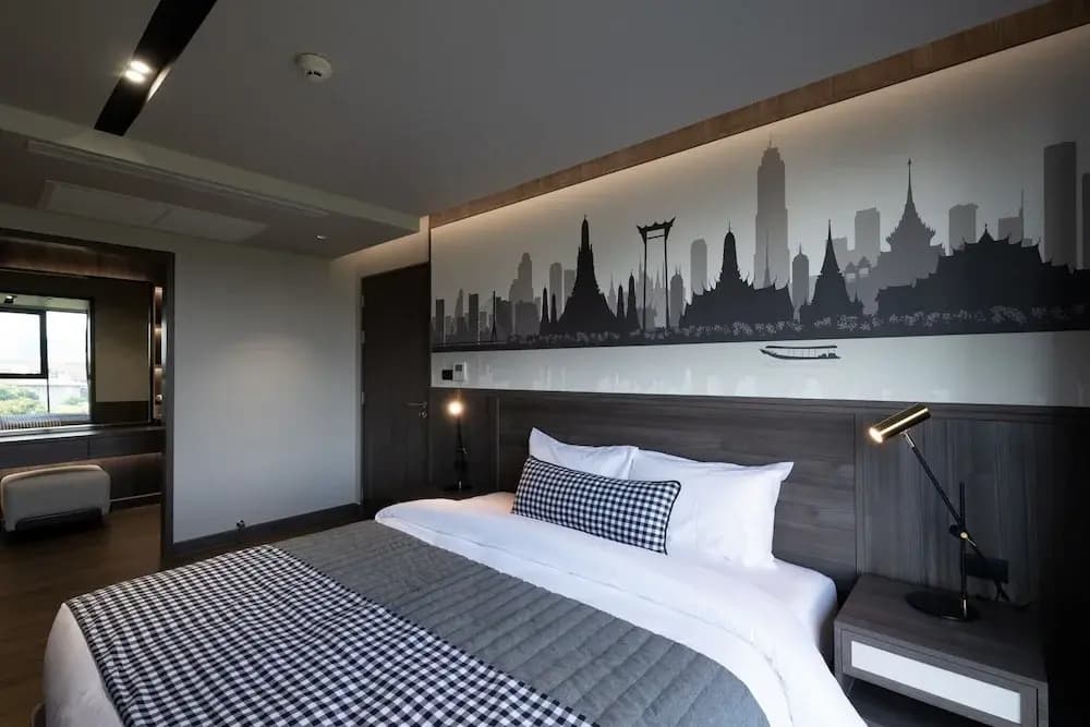 We Hotel Riverfront - photo 22