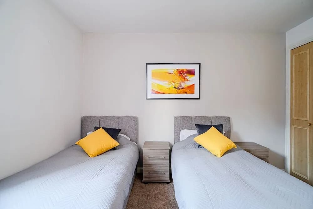 Charming Edinburgh Apartment - photo 4