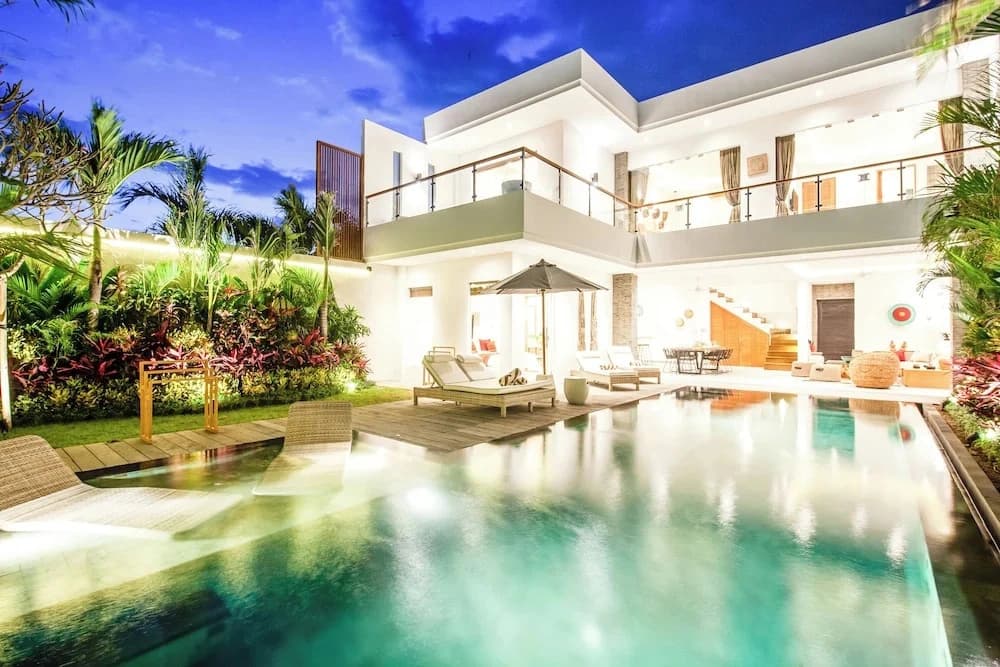 Chic 2BR Villas, Brawah Hub, 300m to Coastal Bliss - photo 1