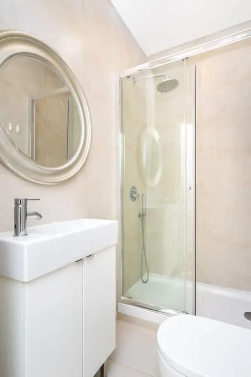Golden Premium Apartment - photo 10