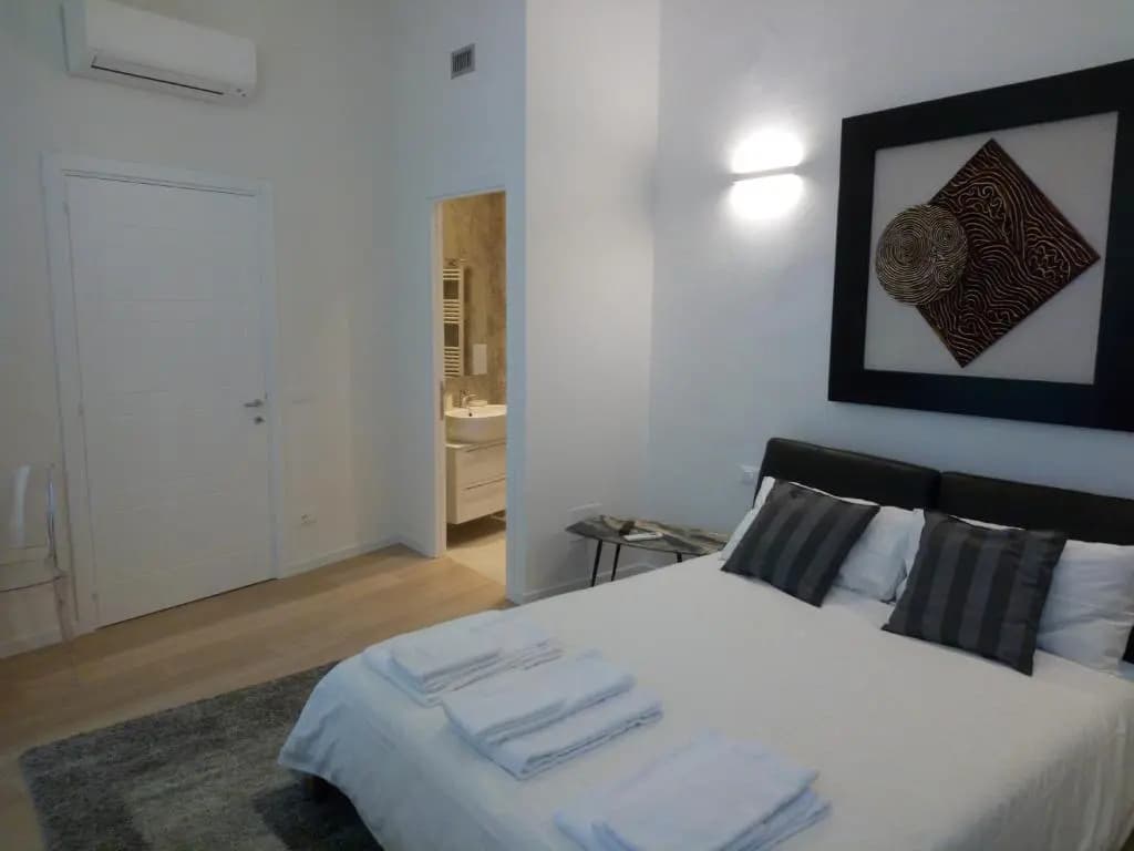 Opera 19 Luxury Apartment - photo 3