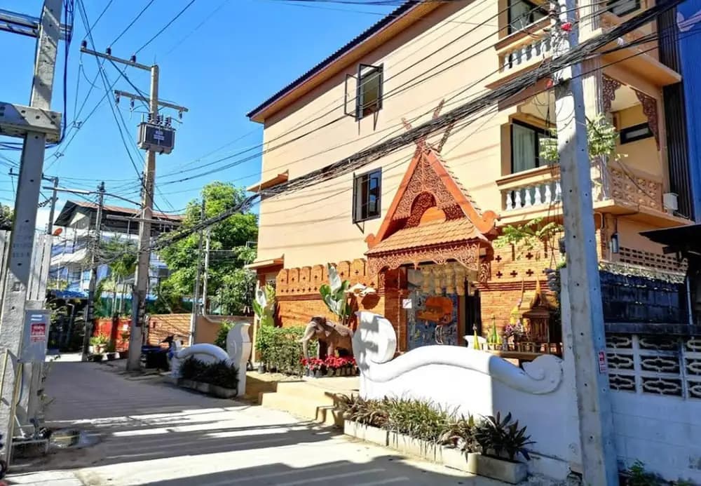 Anumat Premium Budget Hotel - photo 17