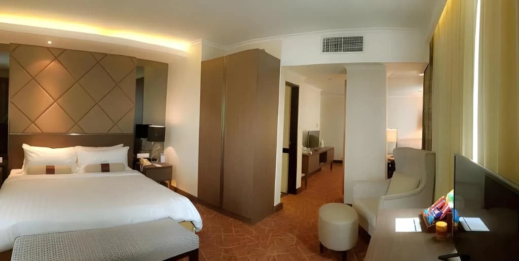 Menara Peninsula Hotel Jakarta - photo 37