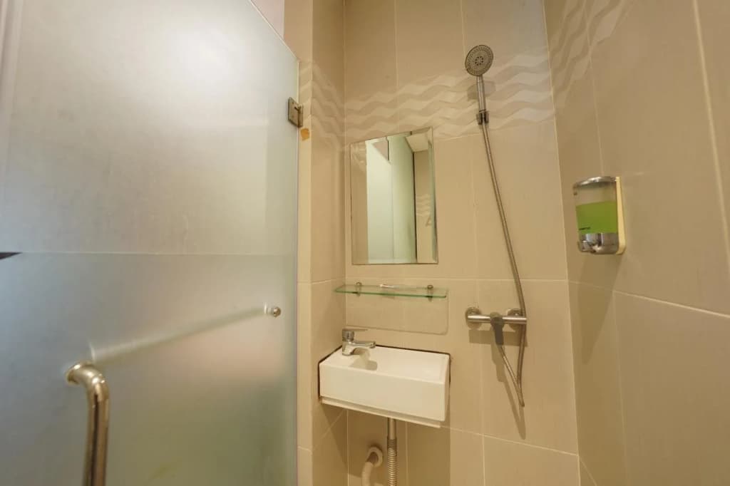 Heef Hotel Pasar Baru - photo 10
