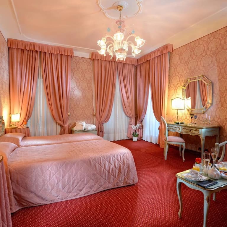 Hotel Rialto - photo 32