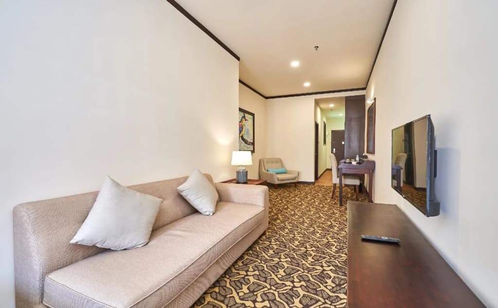 The Platinum Hotel & Suites - photo 6