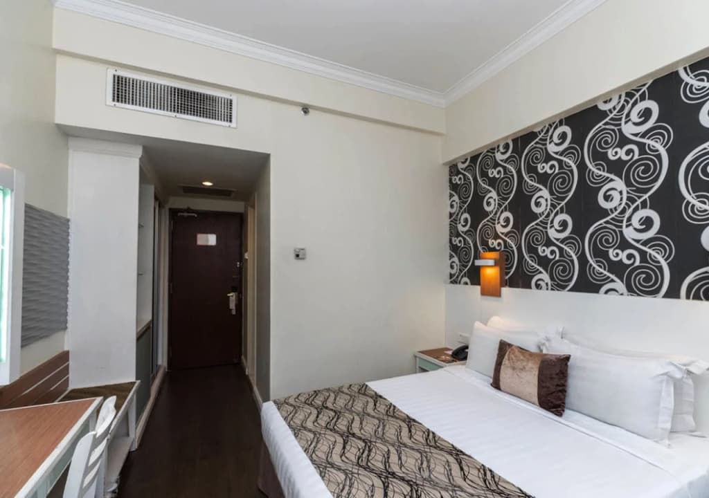 Regalodge Hotel & Spa - photo 4