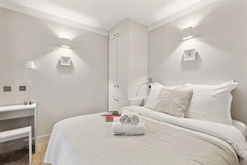 Chic 2BR 2BA near Place des Vosges - photo 4
