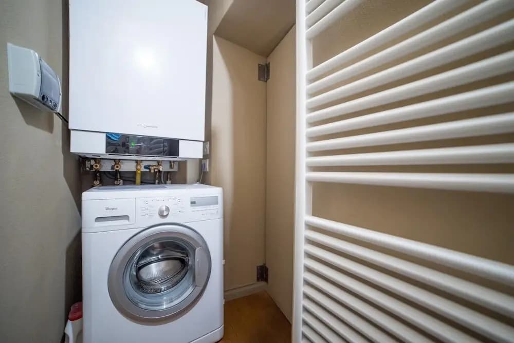 Charming Two Bedroom Apartment in Piazza Strozzi - photo 4