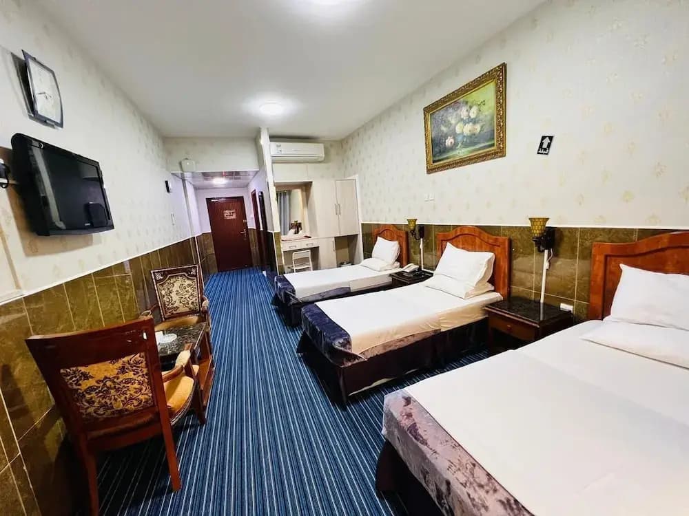 London Hotel - photo 2