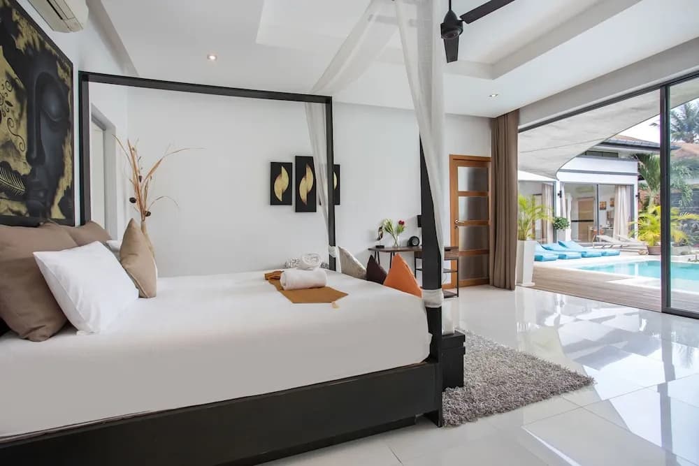 Modern 4BR Pool Villa Virginie Naiharn - photo 2
