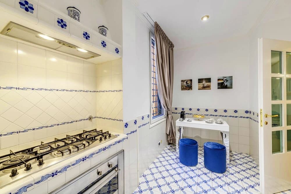 Trevi Fountain Luxury Home - photo 29