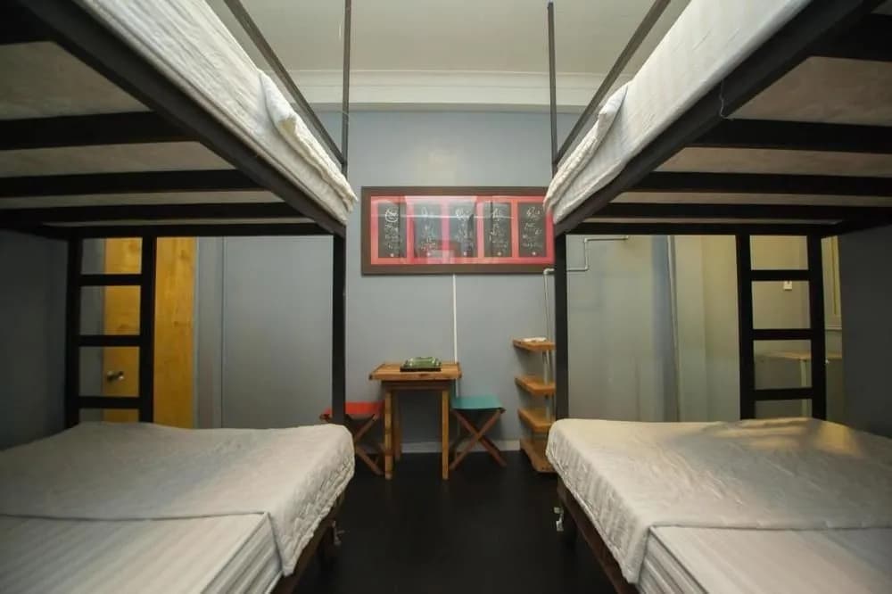Full Moon - Hostel - photo 4