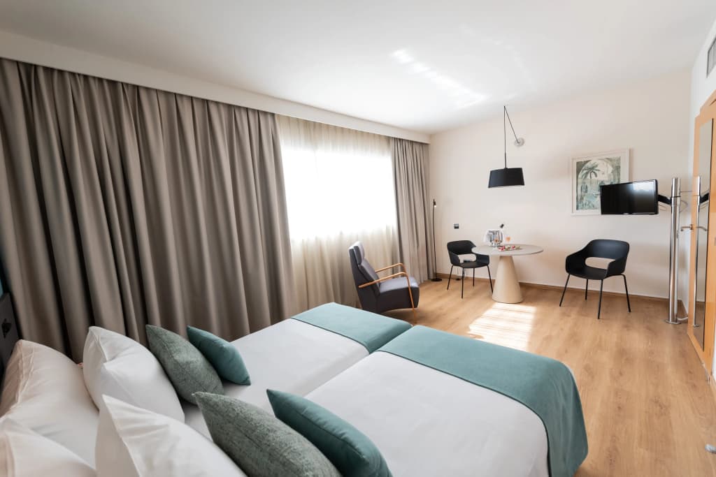 Atenea Barcelona Aparthotel  - photo 7