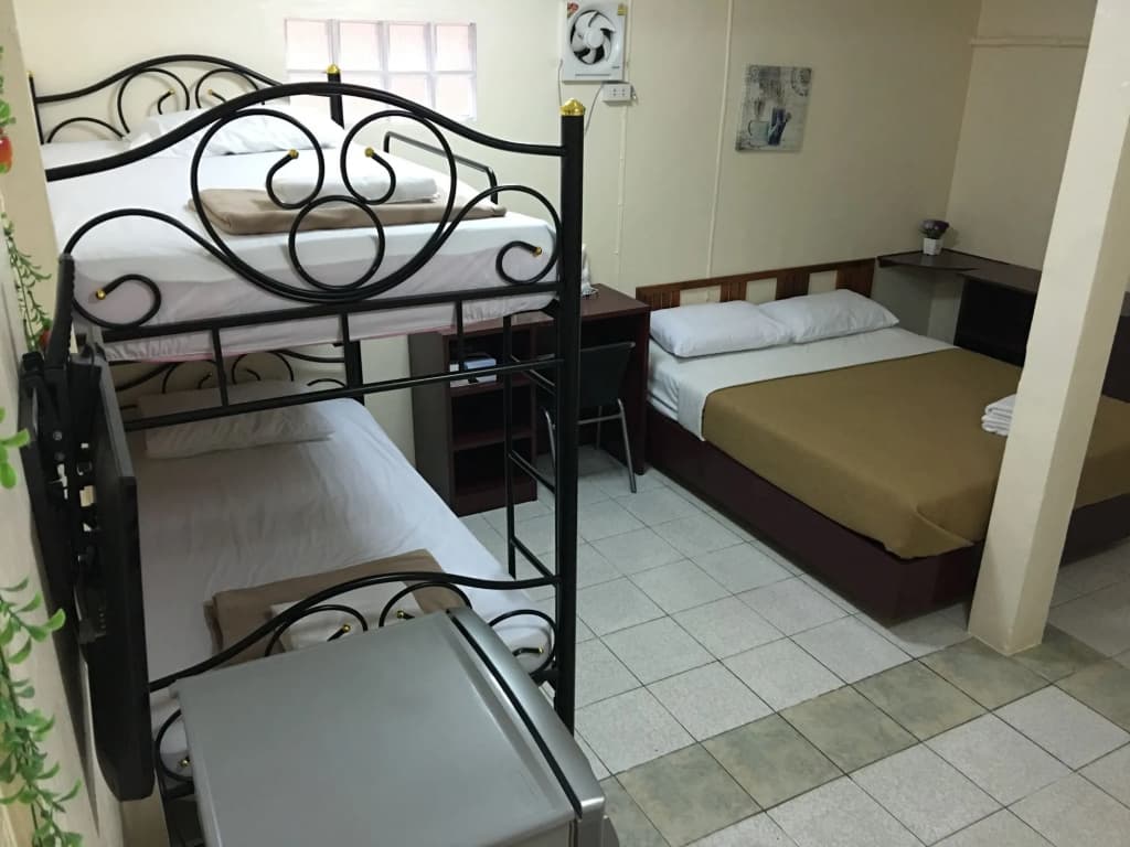 Taphouse Guest House - photo 4