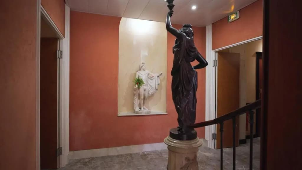 Hotel Busby - photo 1
