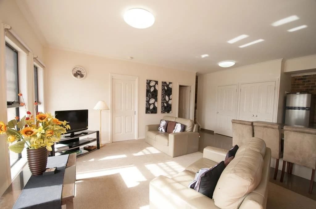 Yarra Glen Racecourse Apartments - photo 21