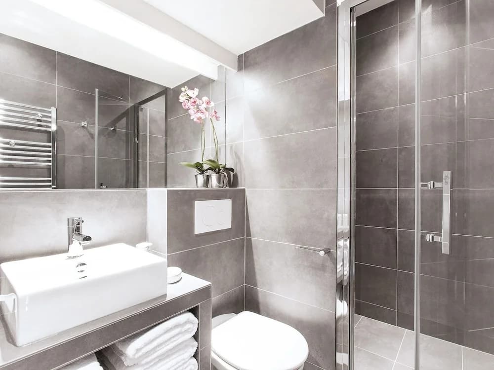 Luxury 2BR Gr-Boulevards I by Livinparis - photo 6