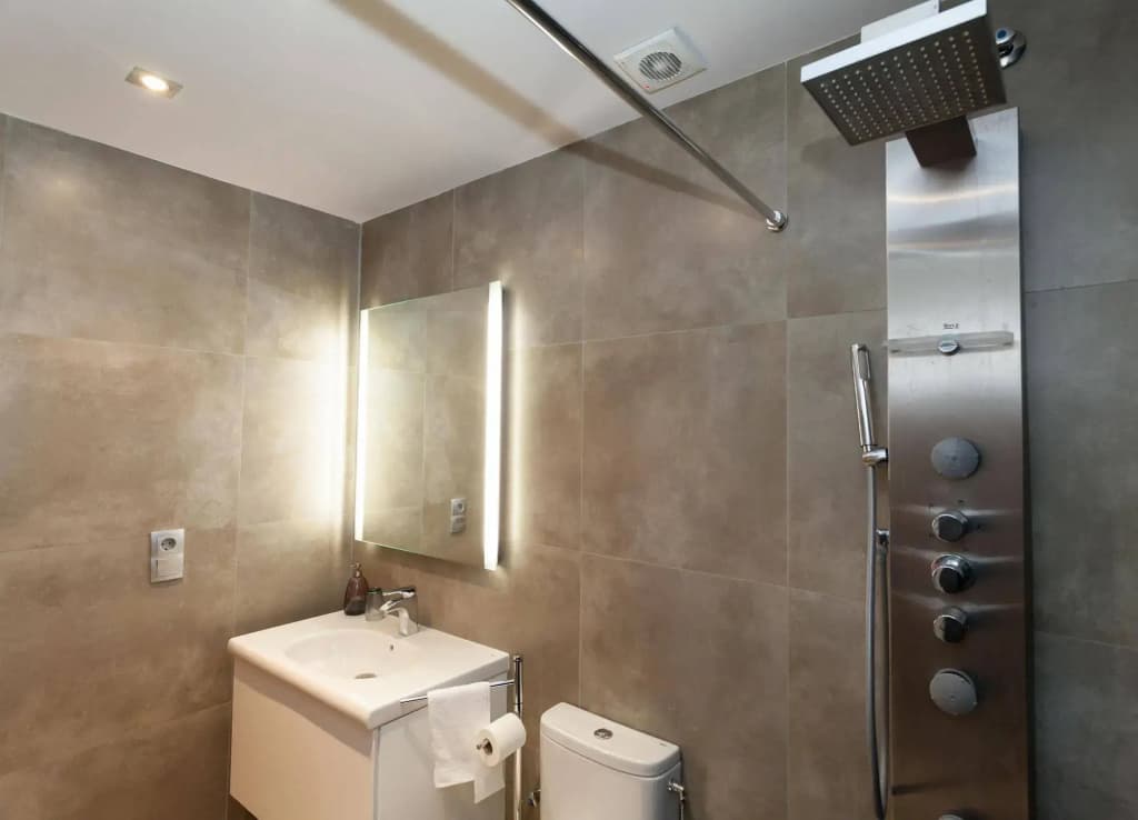 Via Augusta Apartments - photo 8