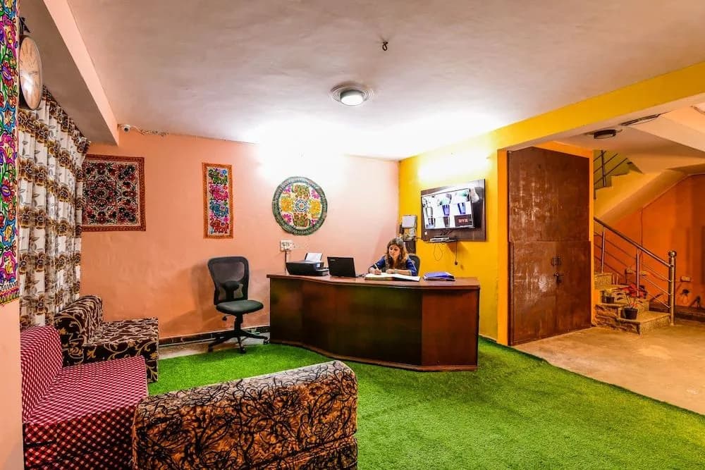OYO 24298 KP Hotel - photo 2
