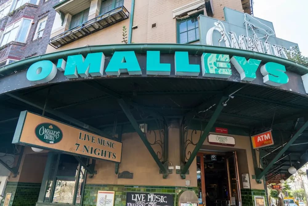O'Malley's Hotel - photo 1