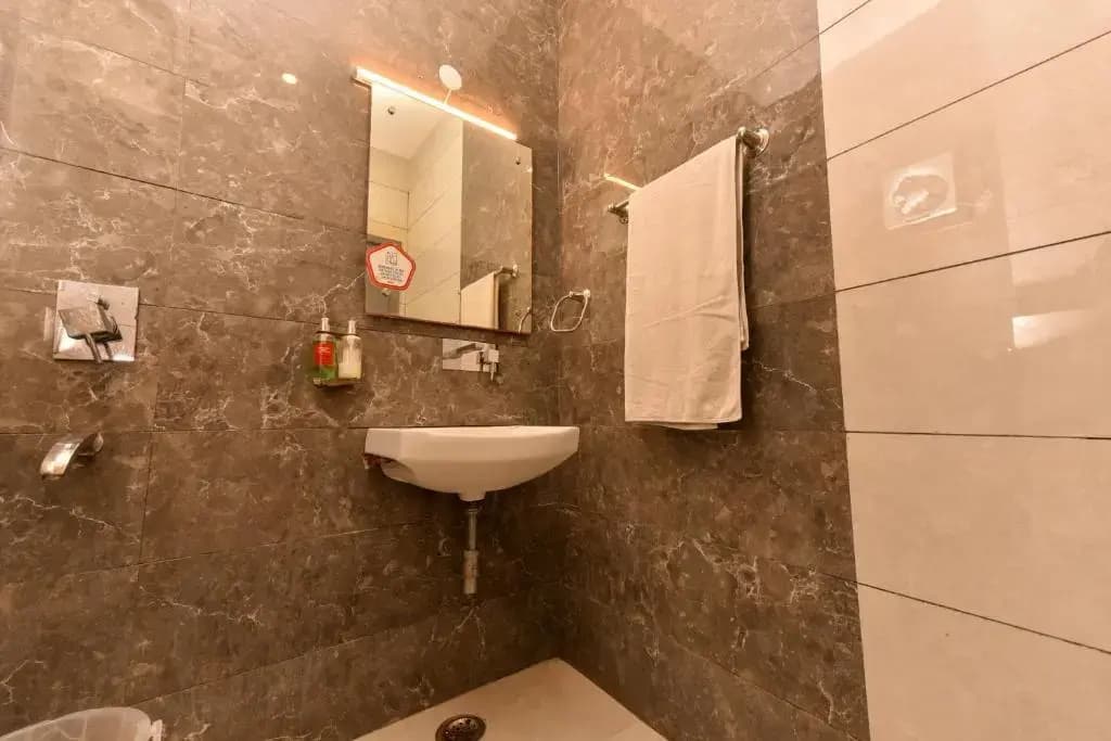 Hotel Yellow Saffron - photo 7