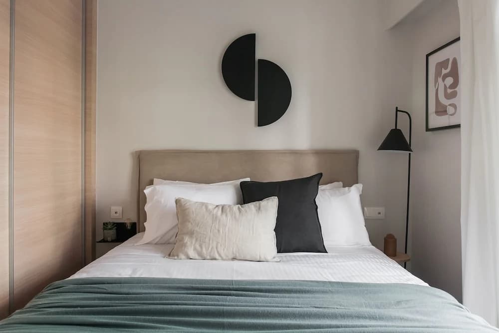 Glorious 1BR Apartment in Athens - photo 2