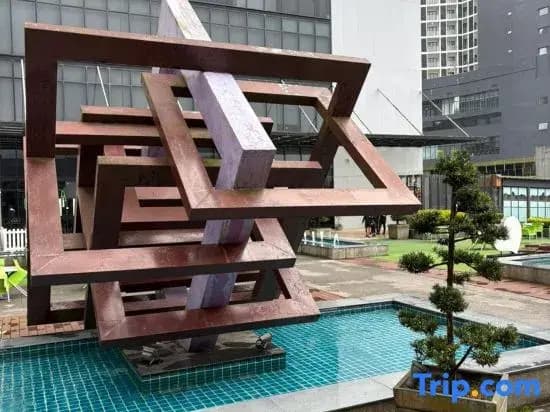 Highland Breeze Hotel - photo 6