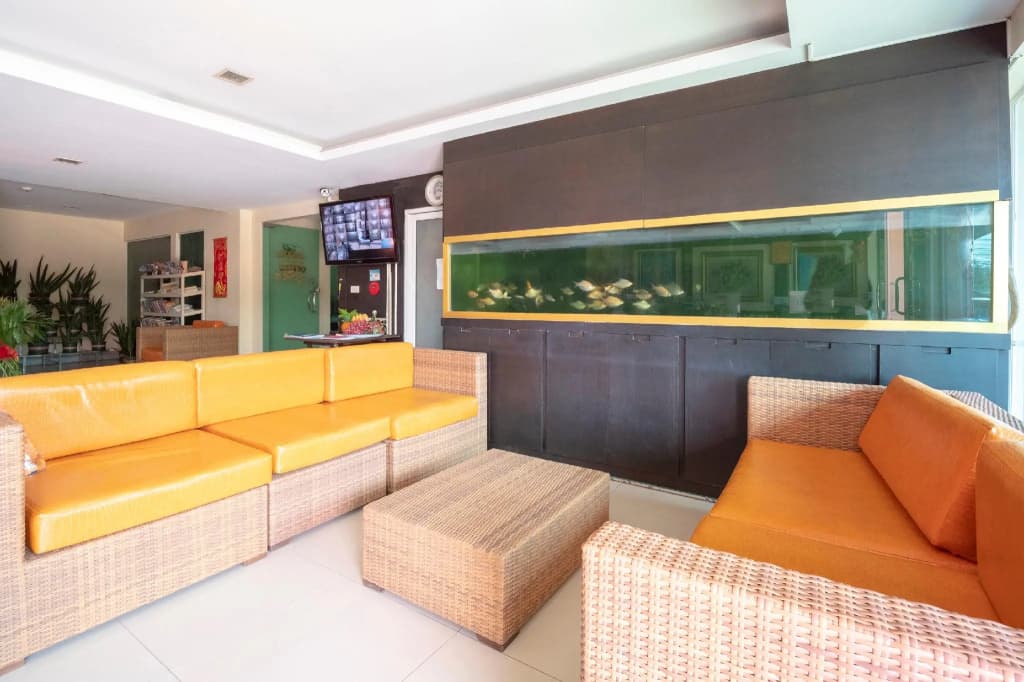 OYO 829 Royal Thai Residence - photo 2