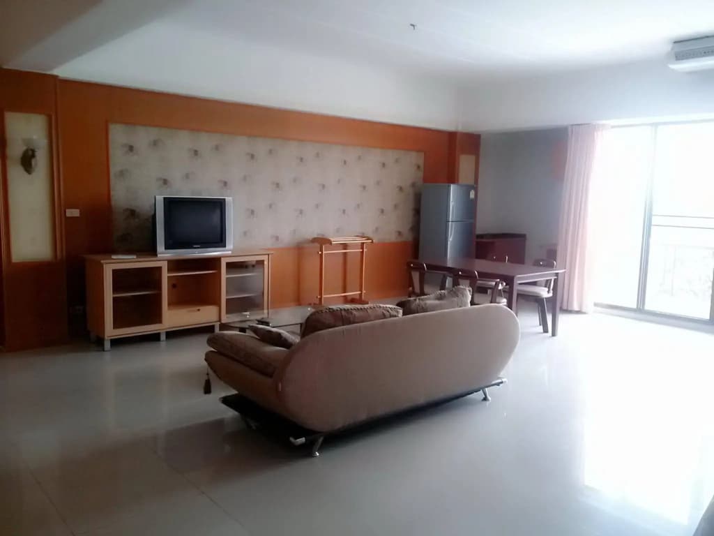 Meridian De Bangkok Hotel - photo 2