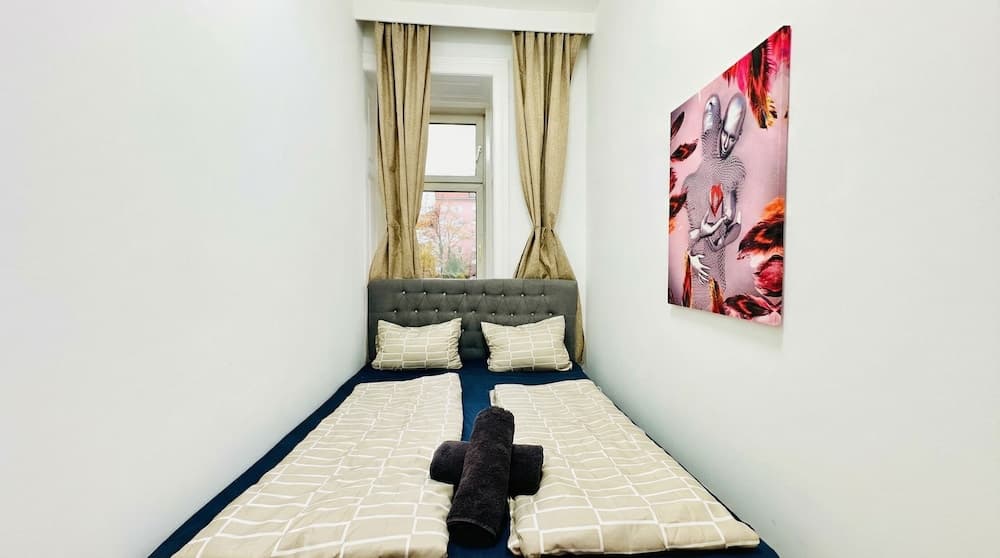 Stylish 9BR Apartment for 18 Guests - photo 1