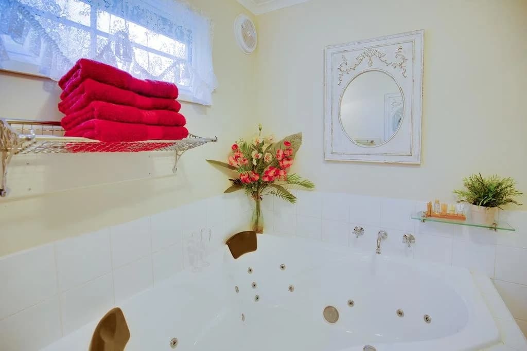 The Heart of Emerald Bed & Breakfast - photo 22