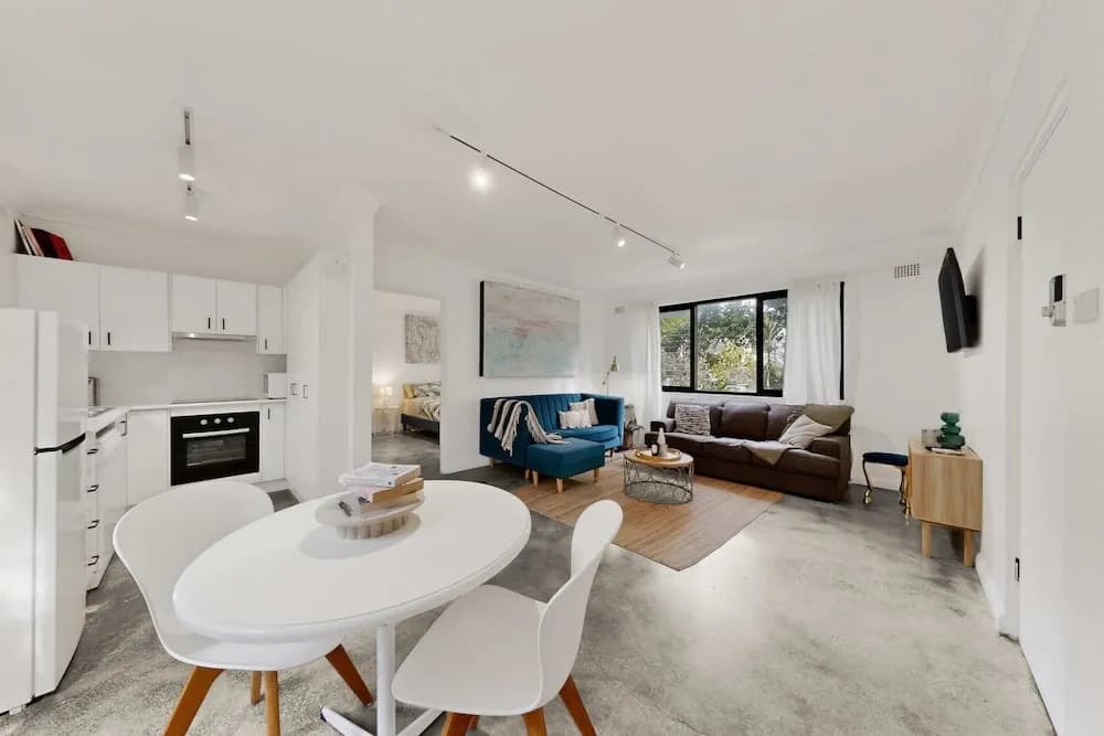 Beachside 1-bed Retreat With Parking Cronulla - photo 5