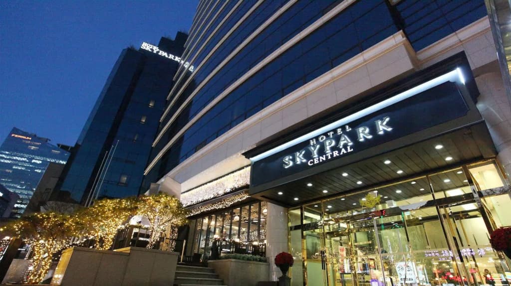 Hotel Skypark Central Myeongdong - photo 1