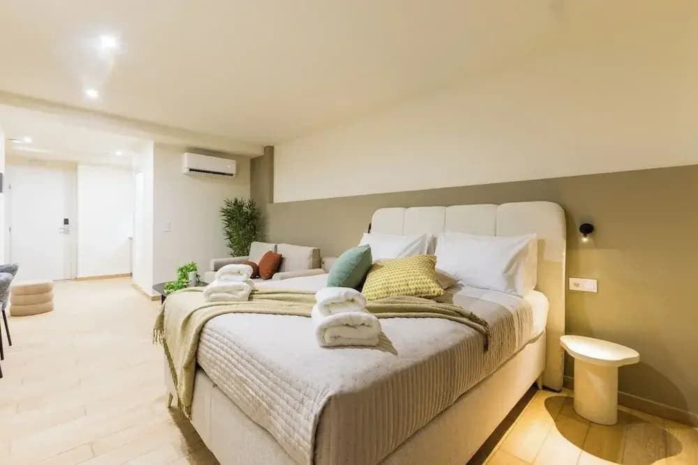 Raise Thiseio Stylish Living - photo 31