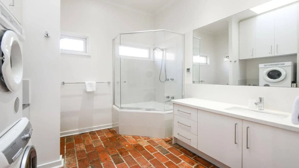 Boutique Stays - Clifton Park - photo 9