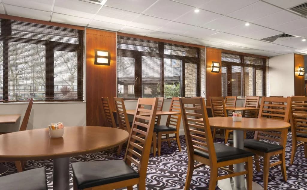 Waterloo Hub Hotel & Suites - photo 19