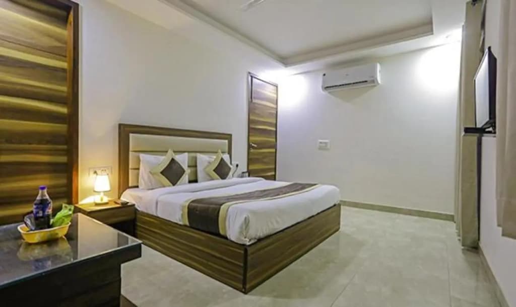Fabhotel White House Bnb - photo 6