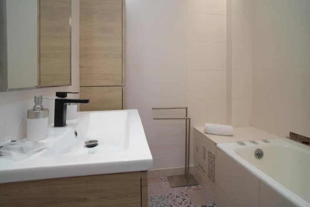 Superbe Appartement de 3 pièces rénové avec Vue Mer - photo 8