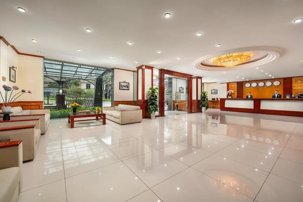 A25 Premium Hotel - 705 Lac Long Quan - photo 2