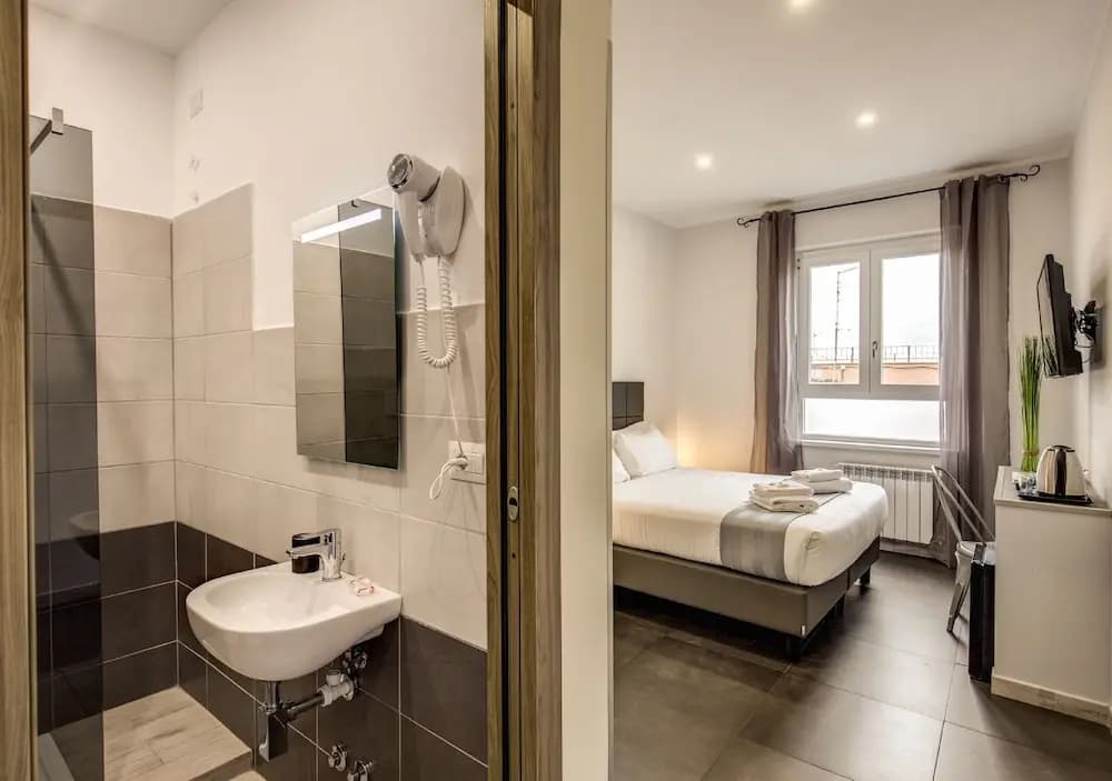 Floor 6 Boutique Rooms by DOT Suites - photo 7