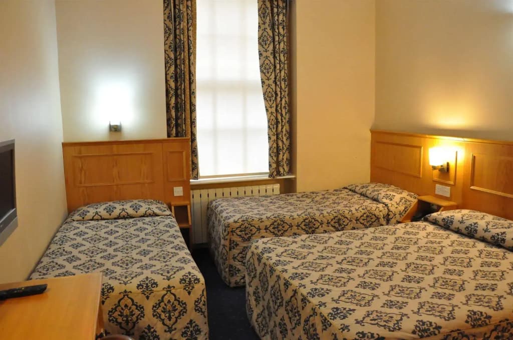 Olympic House Hotel - photo 6