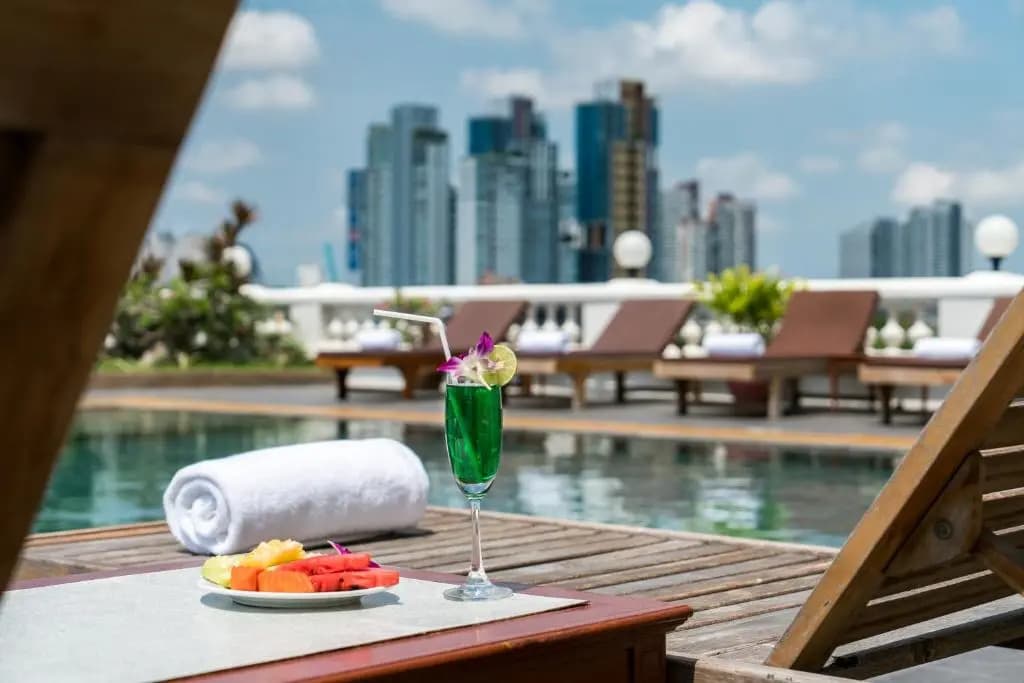The Niran Grand Hotel - photo 17