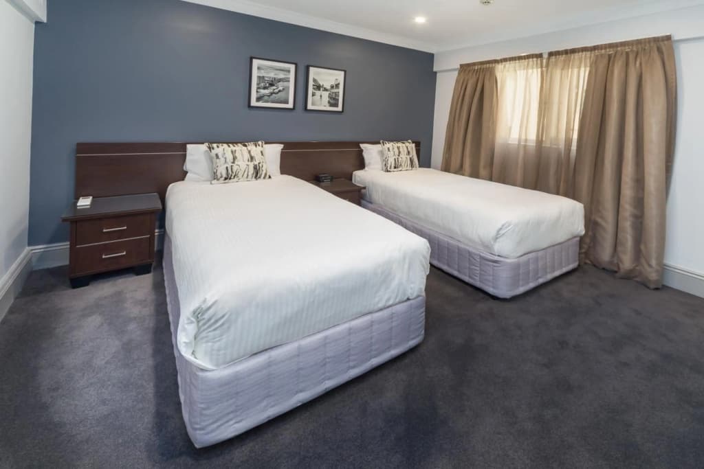 Hyde Park Inn - photo 35